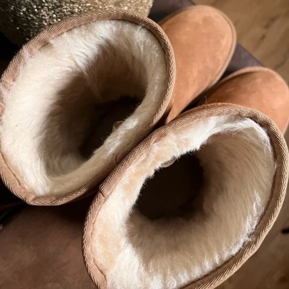 UGG| CLASSIC II SHORT BOOT - Picture 6 of 11